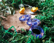 Load image into Gallery viewer, Cornflower petal ring