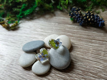 Load image into Gallery viewer, Floral heart stud earrings