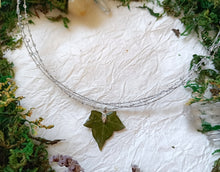 Load image into Gallery viewer, Real Ivy Leaf Dew Necklace
